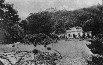 Pohled na zámek Jezeří z arboreta, začátek 20. stol, foto: archiv