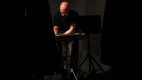(doc) Tim Perkis/George Cremaschi - Live at Školská28 (foto: Martin Blažíček)