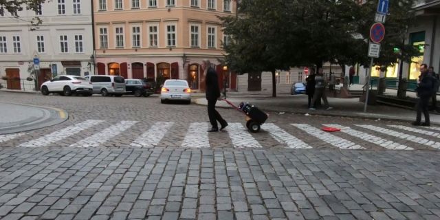 Roi Vaara: Grounding. Prague-vaara-grounding-prague.jpg